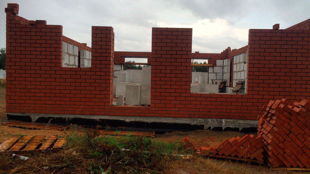 Строительство керпичного дома, п. Семиозерка, Казань